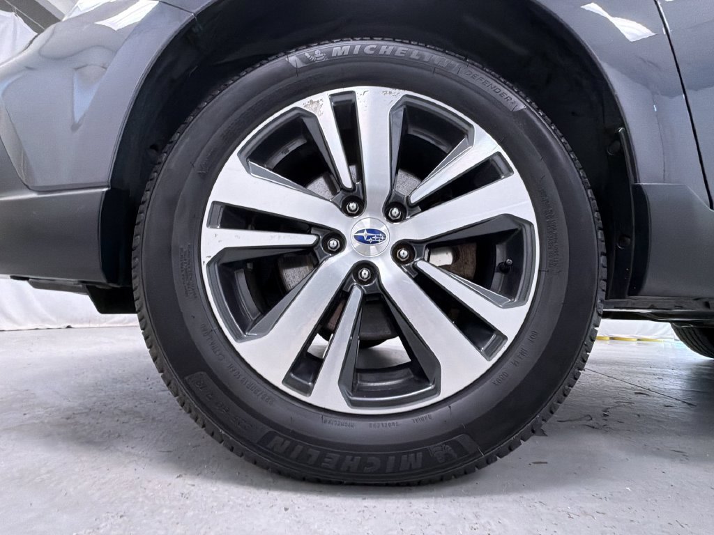Used 2019 Subaru Outback 2.5i Limited AWD/4WD image 14