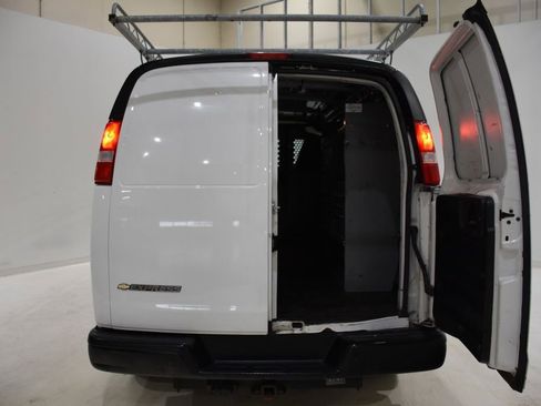 Used 2020 Chevrolet Express 3500 w/ Driver Convenience Package image 31