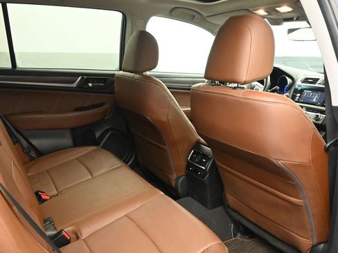 Used 2017 Subaru Outback 2.5i Touring w/ Popular Package #5A image 18