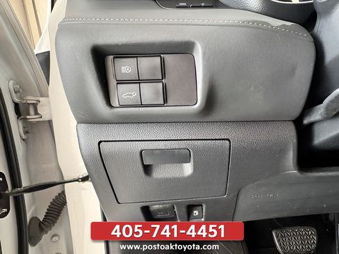 Used 2022 Toyota Highlander XLE AWD/4WD image 27