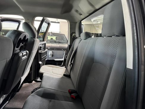 Used 2017 RAM 1500 Express AWD/4WD image 19