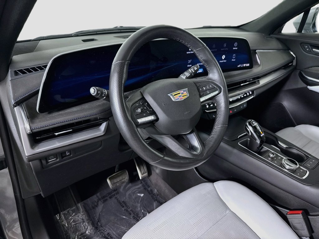 Used 2024 Cadillac XT4 Sport AWD/4WD image 9