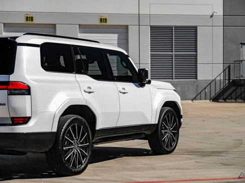 Used 2025 Lexus GX 550 image 15