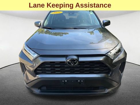 Used 2025 Toyota RAV4 LE AWD/4WD image 4