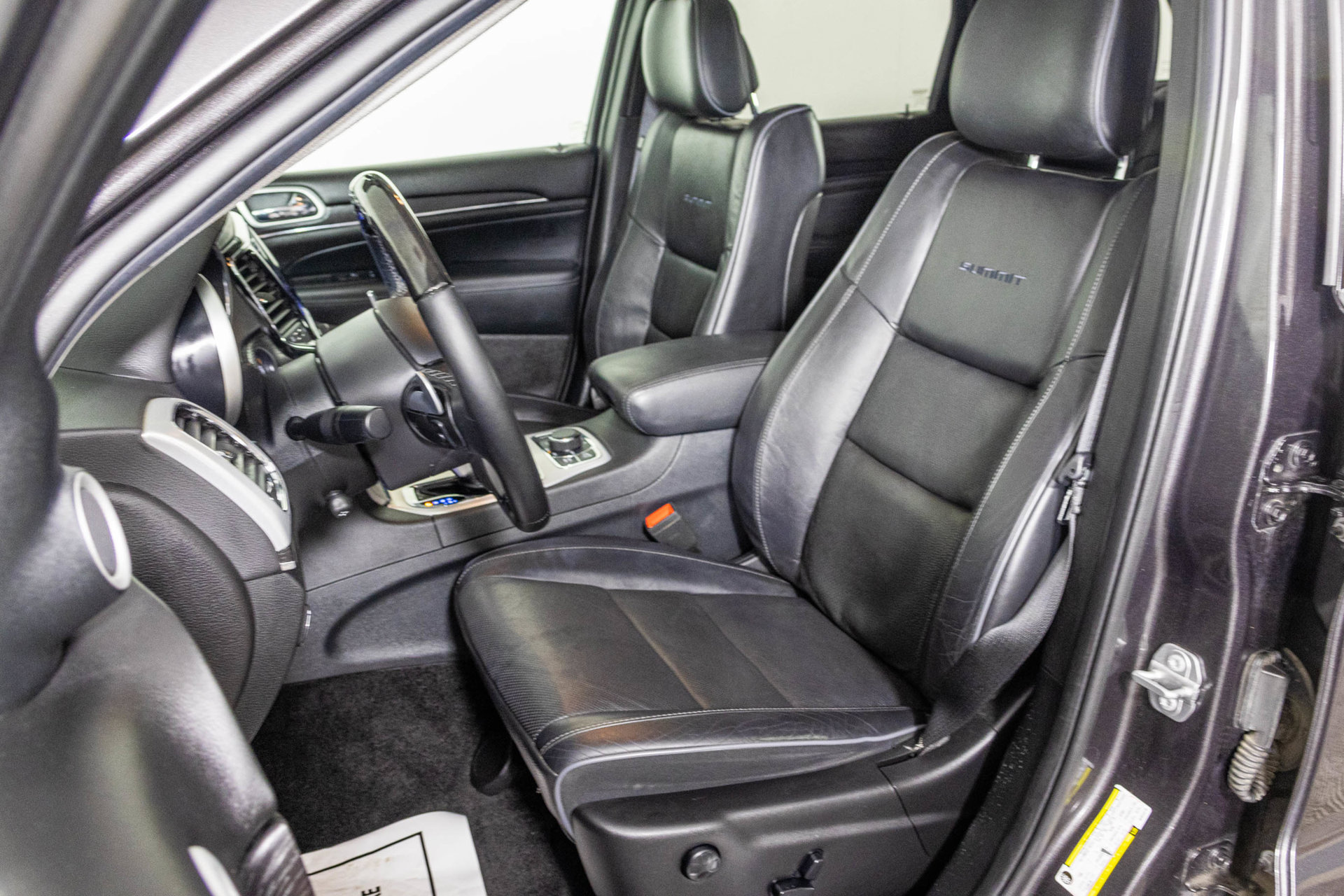 Used 2019 Jeep Grand Cherokee Summit w/ Platinum Series Group AWD/4WD image 26