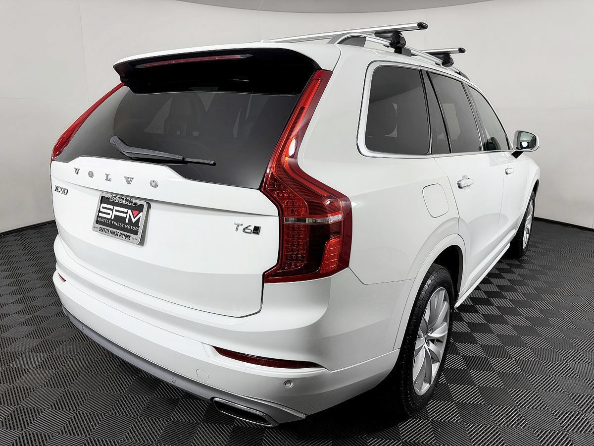 Used 2018 Volvo XC90 T6 Momentum w/ Momentum Plus Package AWD/4WD image 9