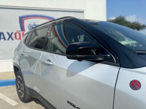 Used 2025 Jeep Compass Trailhawk w/ Trailhawk Elite Group AWD/4WD image 23