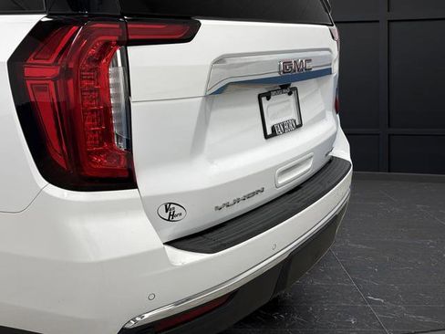 Used 2022 GMC Yukon SLT w/ SLT Premium Package image 38