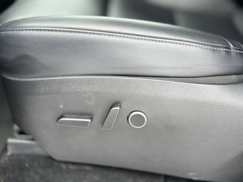 Used 2023 Tesla Model Y Long Range image 17