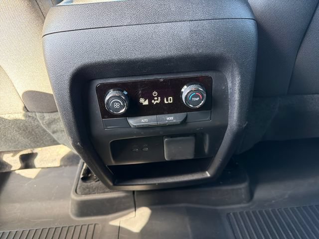 Used 2025 Chevrolet Traverse LT w/ Driver Confidence Package AWD/4WD image 36