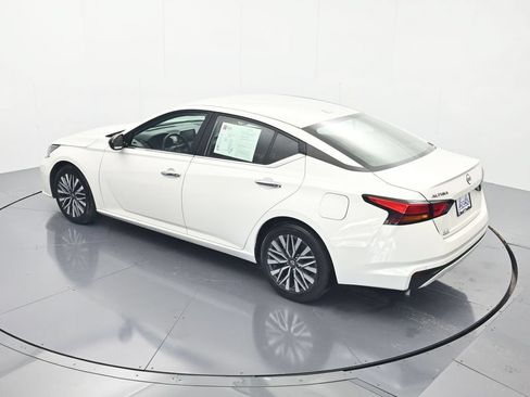 Certified 2025 Nissan Altima 2.5 SV FWD image 33