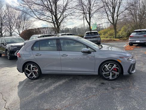 New 2026 Volkswagen GTI SE FWD image 8
