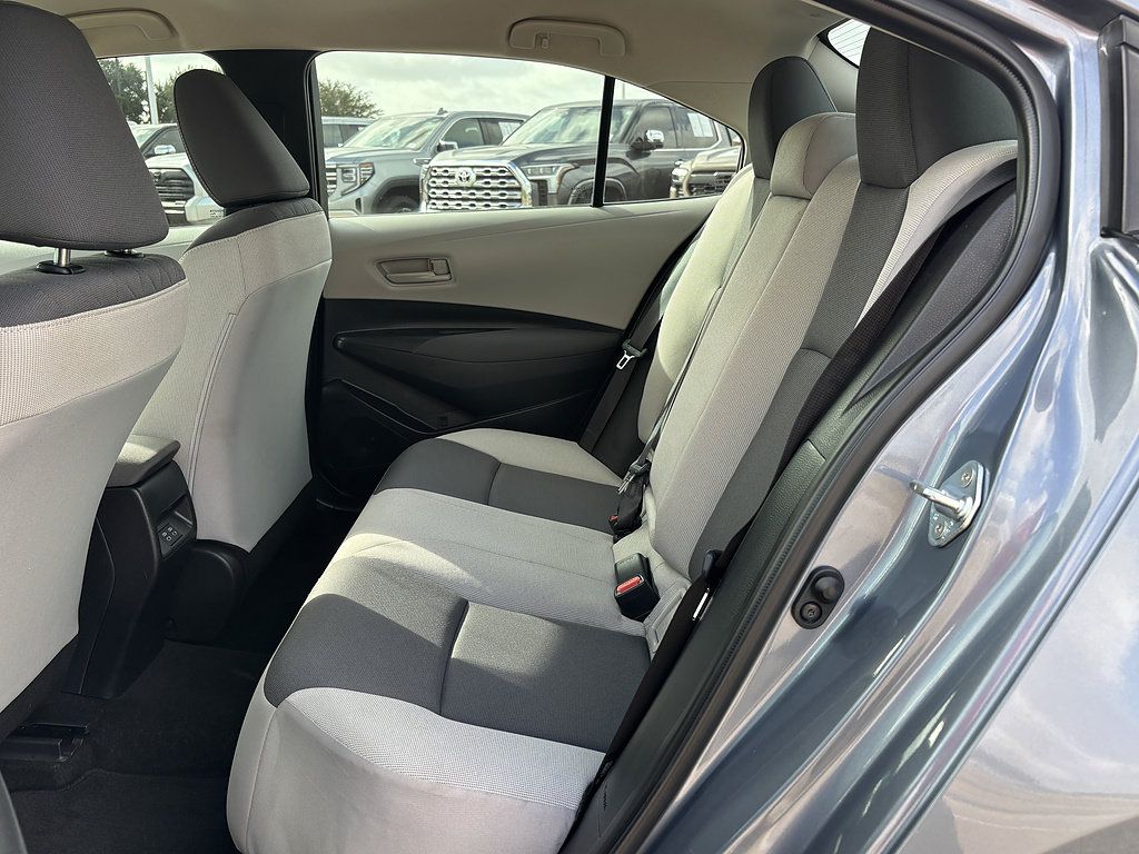 Used 2025 Toyota Corolla LE FWD image 13