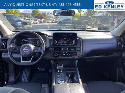 Used 2024 Nissan Pathfinder S AWD/4WD image 8