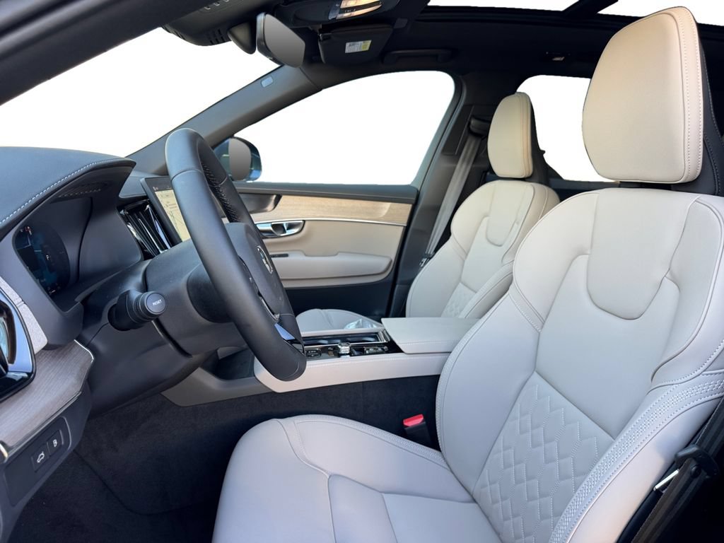 New 2026 Volvo XC90 T8 Plus w/ Protection Package Premier AWD/4WD image 11