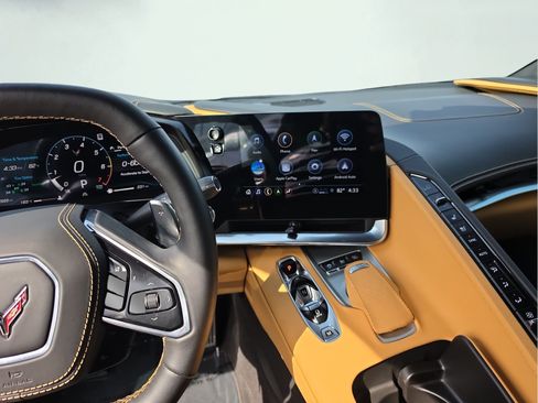 Used 2023 Chevrolet Corvette Stingray Premium Conv w/ Z51 Performance Package RWD image 13