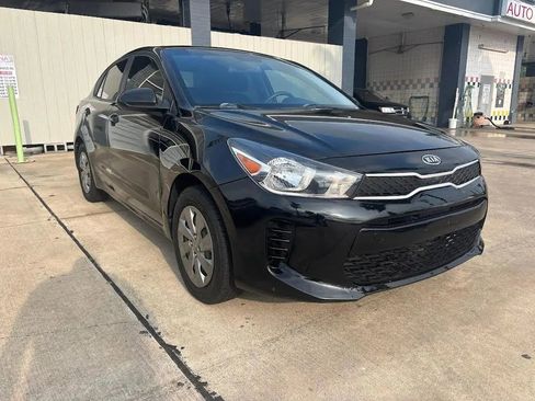 Used 2019 Kia Rio S FWD image 3