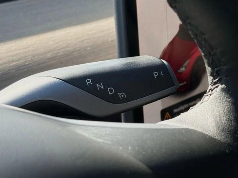 Used 2023 Tesla Model Y Long Range image 14