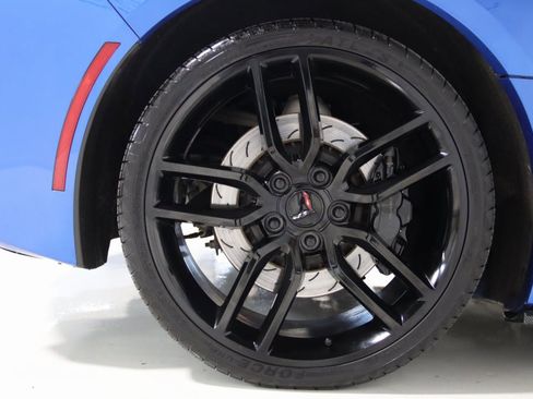 Used 2016 Chevrolet Corvette Stingray Coupe w/ Carbon Flash Badge Package image 88