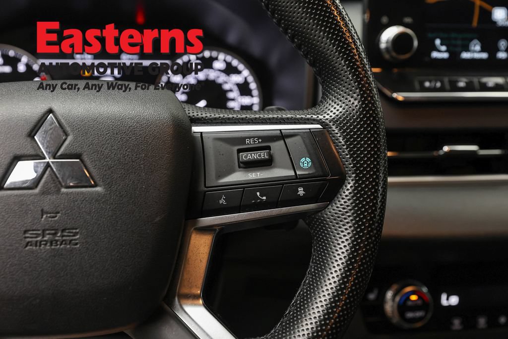 Used 2024 Mitsubishi Outlander SE AWD/4WD image 17