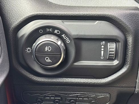 New 2025 Jeep Gladiator Sport image 12