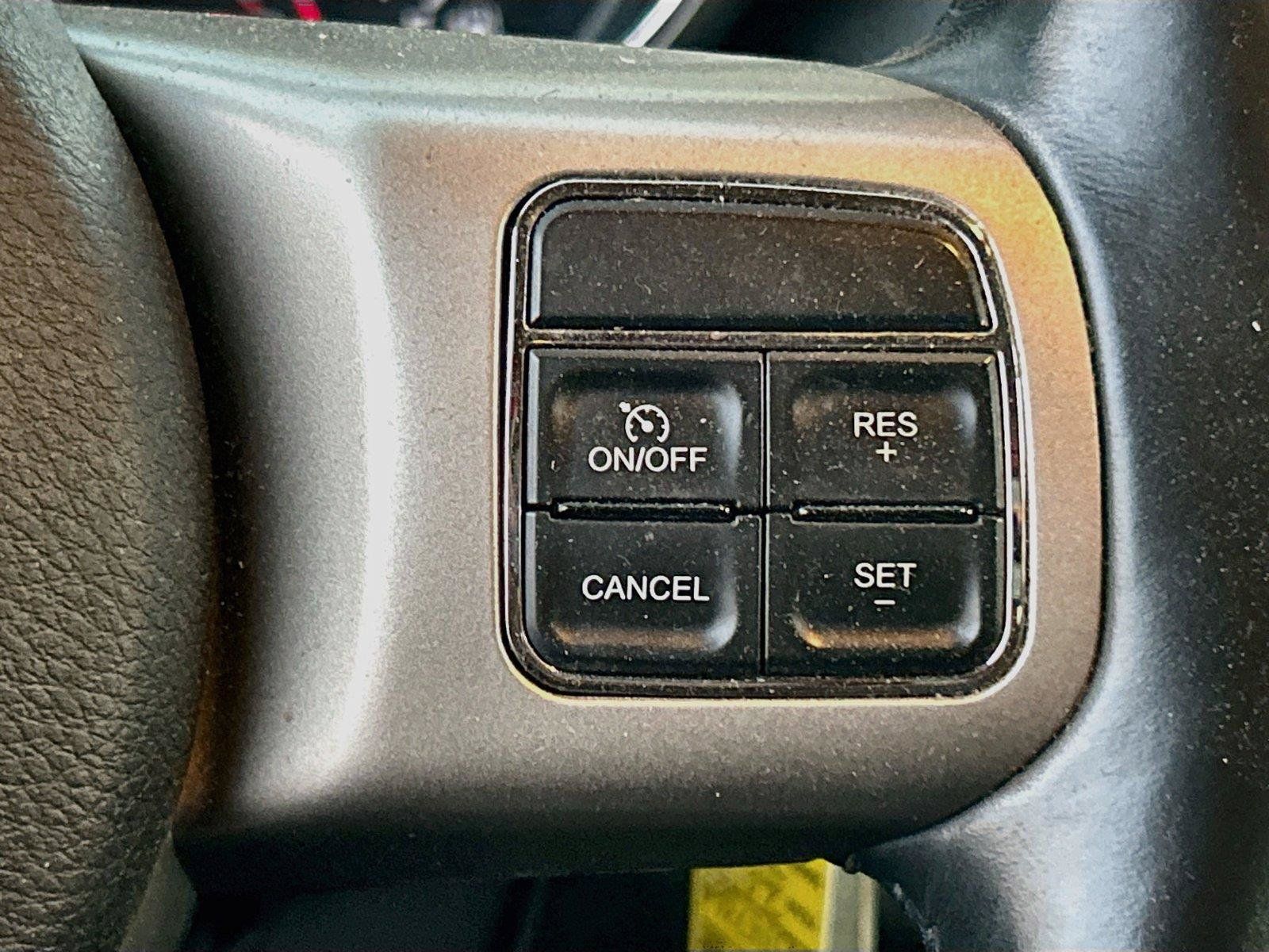 Used 2013 Jeep Grand Cherokee Laredo AWD/4WD image 34