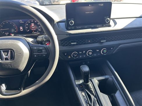 Used 2025 Honda Accord SE image 17