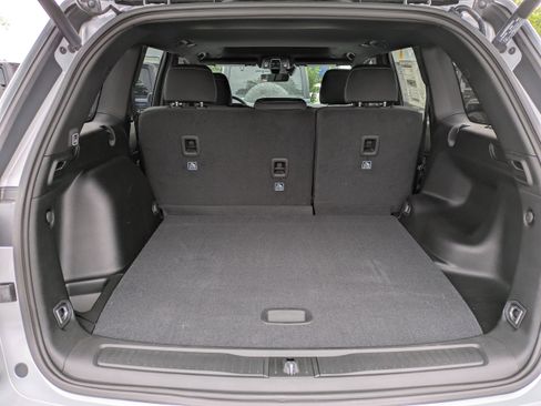 New 2025 Jeep Grand Cherokee Laredo X w/ Luxury Tech Group I image 13