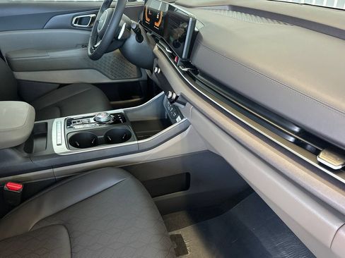 New 2026 Kia Carnival EX FWD image 16