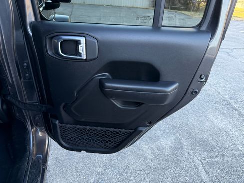 Used 2021 Jeep Gladiator Sport image 27