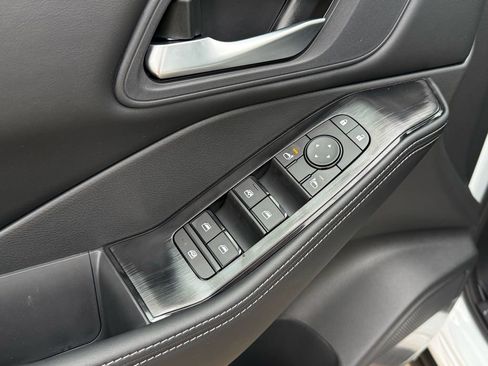 New 2026 Nissan Rogue SV image 14