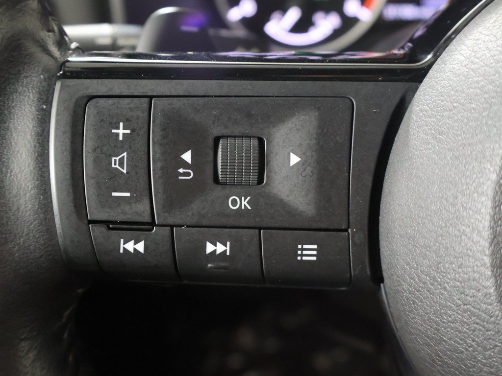 Used 2023 Nissan Rogue SL FWD image 40