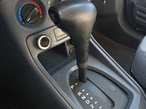 Used 2011 Ford Transit Connect XLT image 27