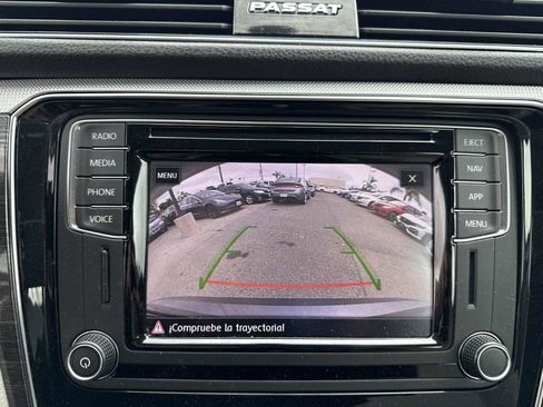 Used 2018 Volkswagen Passat 2.0T SE FWD image 28