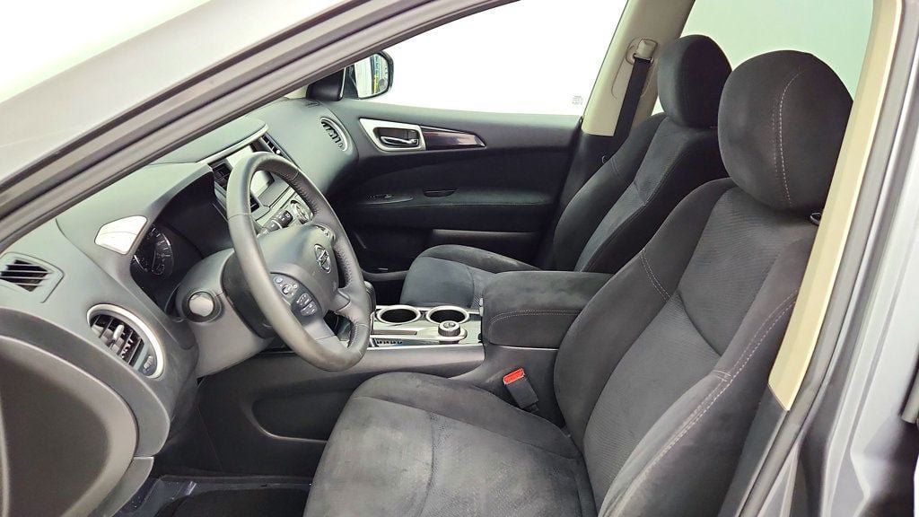 Used 2016 Nissan Pathfinder SV AWD/4WD image 18