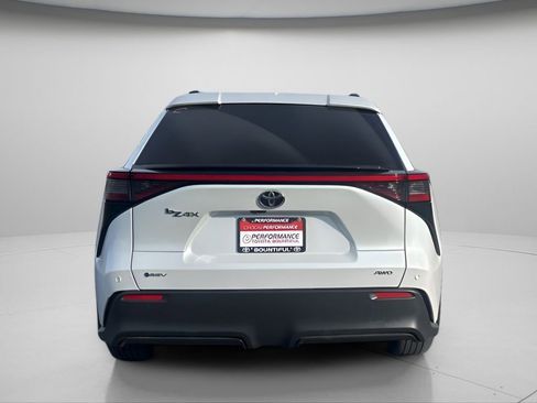 Used 2025 Toyota bZ4X AWD w/ Weather Package image 5