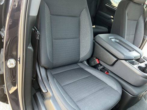 Used 2023 Chevrolet Silverado 1500 LT AWD/4WD image 28