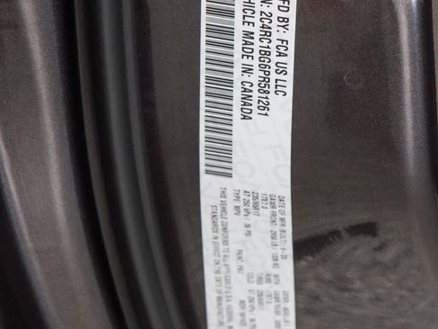 Used 2023 Chrysler Pacifica Touring-L FWD image 33