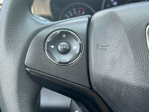 Used 2020 Honda HR-V LX image 27