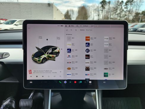 Used 2021 Tesla Model Y Long Range image 11