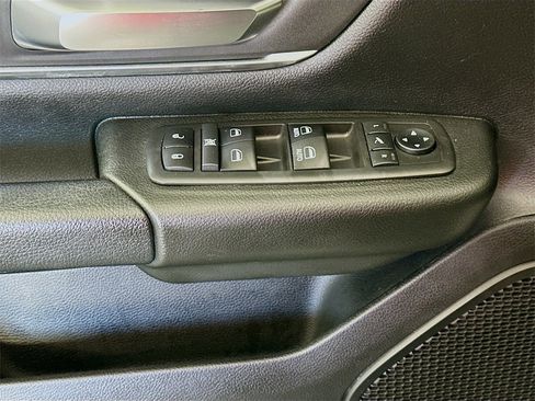 Used 2019 RAM 1500 Big Horn image 18