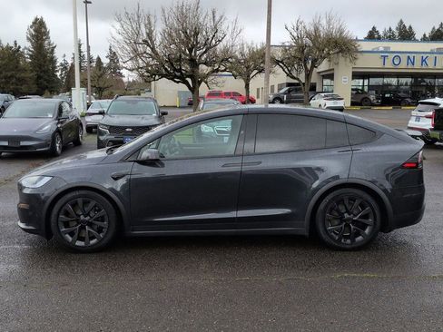 Used 2024 Tesla Model X image 2