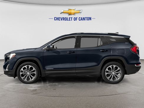 Used 2019 GMC Terrain SLT w/ Preferred Package FWD image 2
