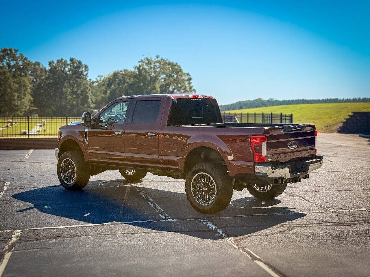 Used 2017 Ford F250 Lariat w/ Lariat Ultimate Package AWD/4WD image 5