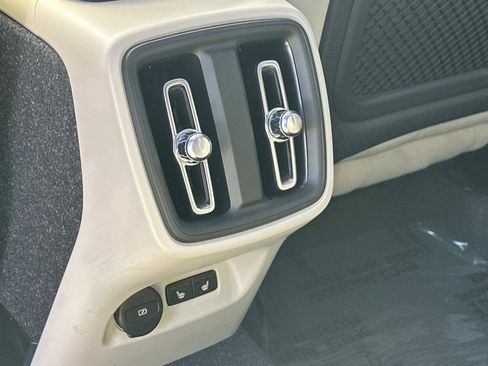 Certified 2024 Volvo XC40 B5 Plus w/ Climate Package image 22