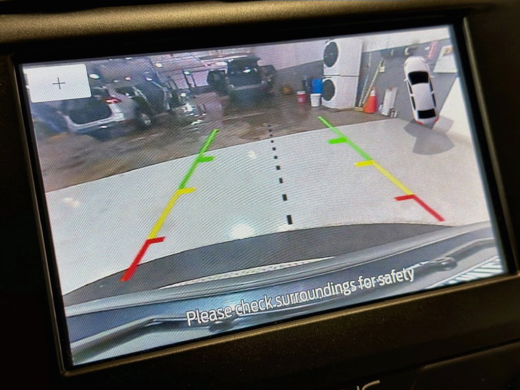 Used 2020 Ford Fusion SE FWD image 16