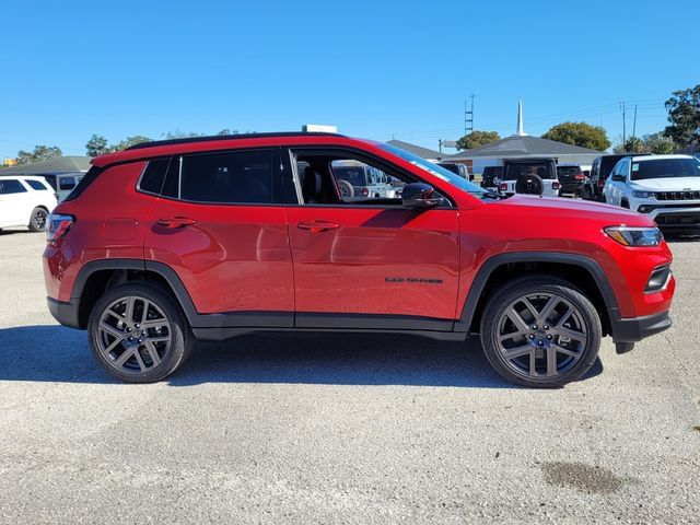Used 2026 Jeep Compass Latitude AWD/4WD image 8