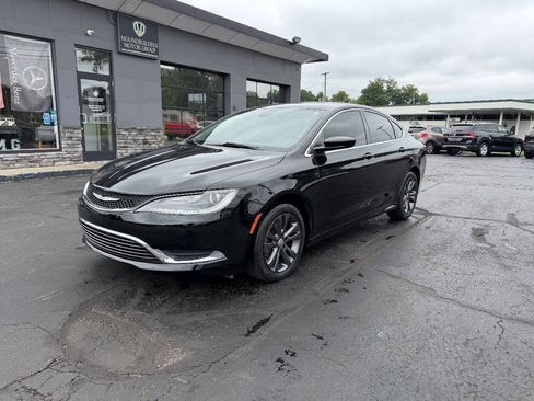 Used 2016 Chrysler 200 Limited FWD image 2