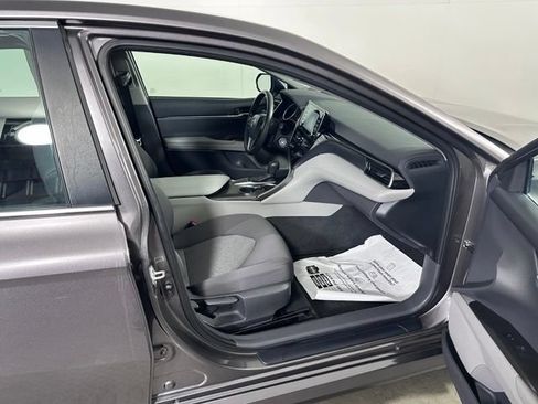 Used 2022 Toyota Camry LE FWD image 10