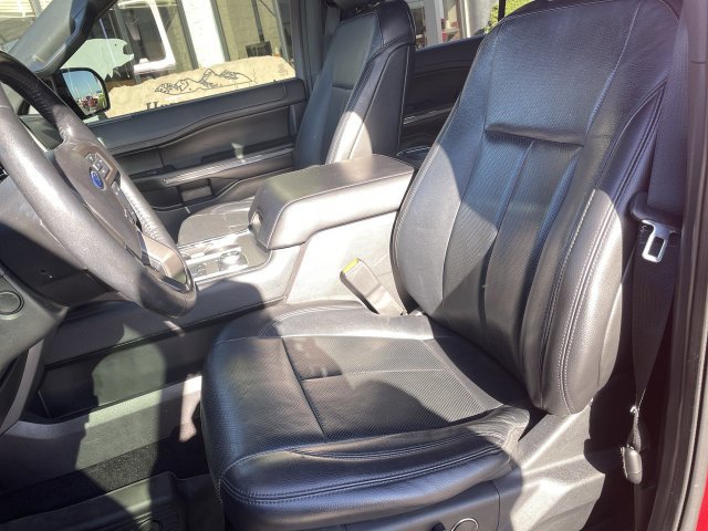 Used 2018 Ford Expedition XLT w/ Equipment Group 202A AWD/4WD image 11